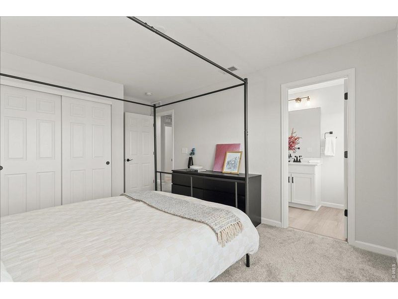 Furnished interior view inside a new home in Prairie Song, Windsor (Image 46).