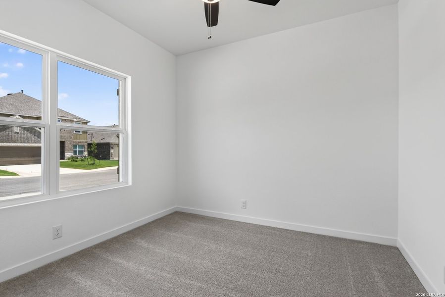 Spacious, unfurnished interior of a new home in Nopal Valley, San Antonio (Image 28).