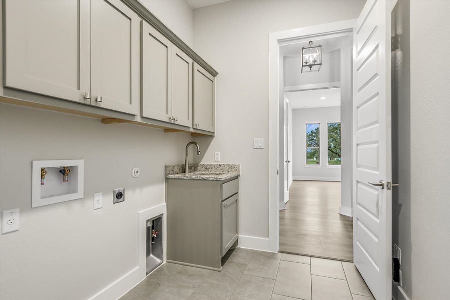 Furnished interior view inside a new home in Leander Estates, Leander (Image 11).