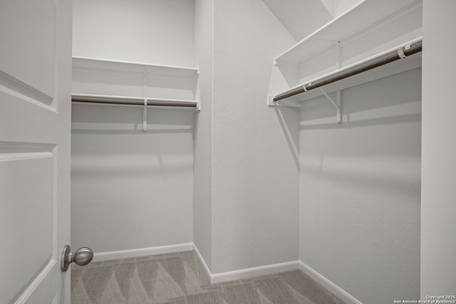 Spacious, unfurnished interior of a new home in Comanche Ridge, San Antonio (Image 21). Spacious, unfurnished interior of a new home in Comanche Ridge, San Antonio (Image 21).