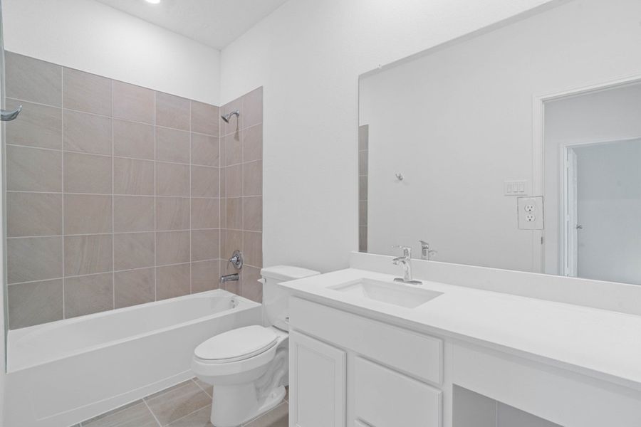 Furnished interior view inside a new home in Davina, Rosenberg (Image 7).