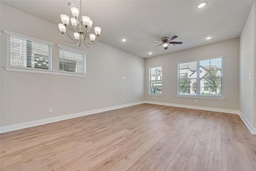 Spacious, unfurnished interior of a new home in Lakeside at Viridian - Villa Series, Arlington (Image 6).