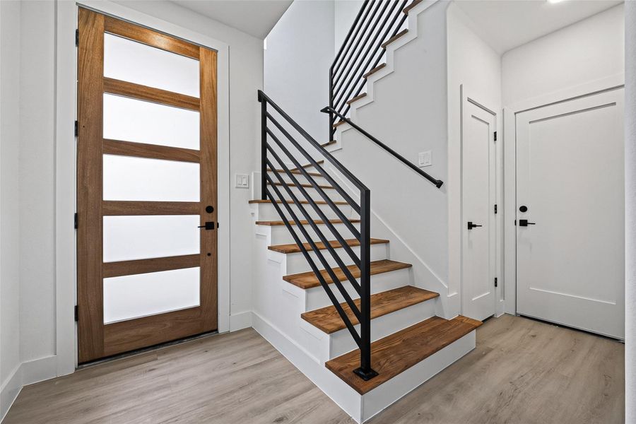 Spacious, unfurnished interior of a new home in , Houston (Image 30).