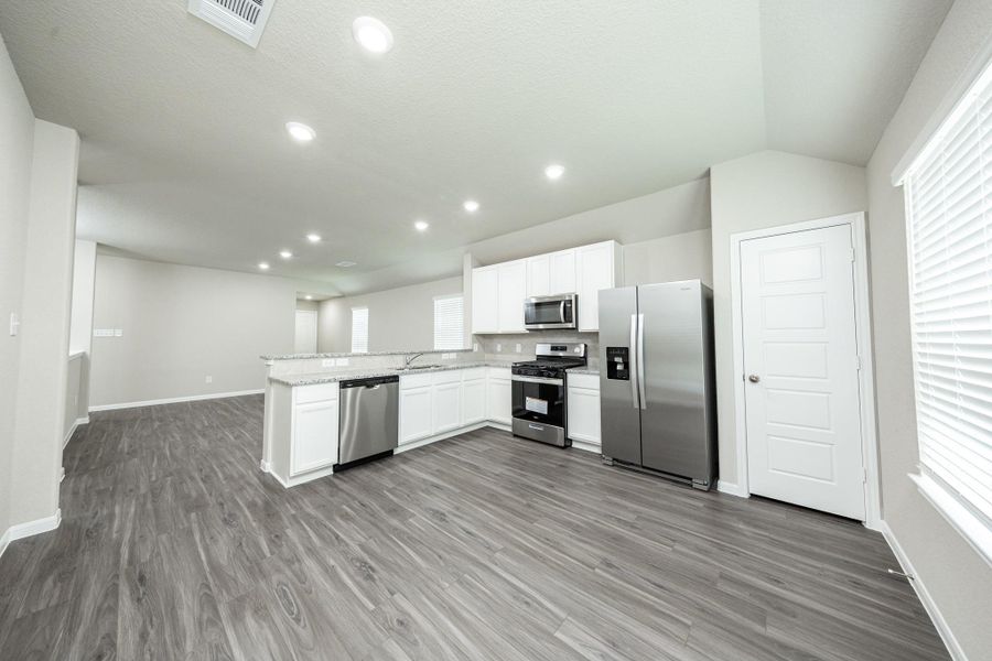 Image 17 of a home in Mackenzie Creek.