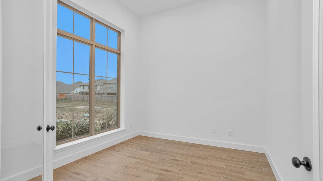 Spacious, unfurnished interior of a new home in , League City (Image 16).