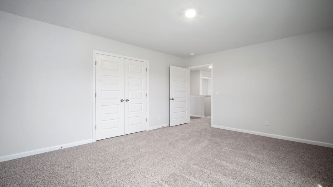 Spacious, unfurnished interior of a new home in Holly Oaks, Statesboro (Image 36).