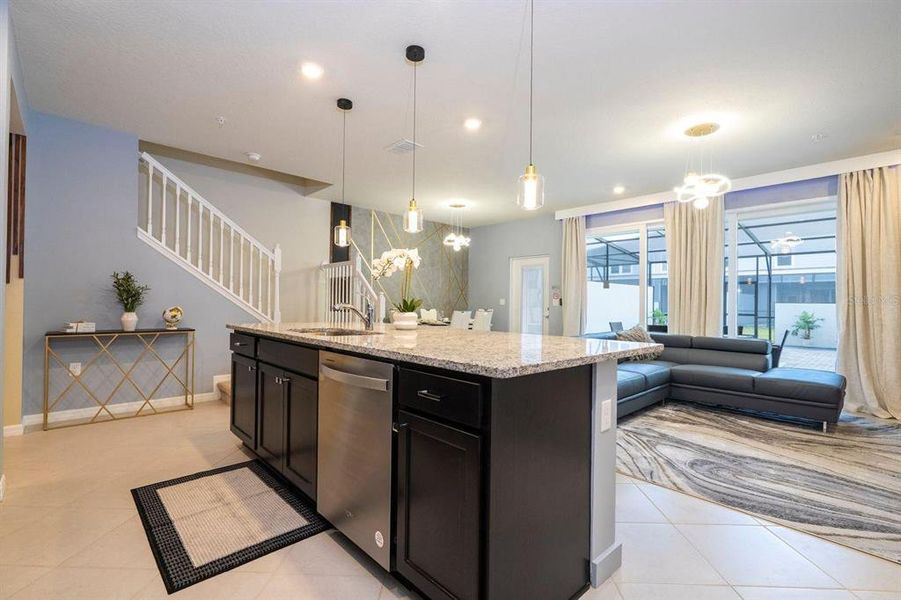 Furnished interior view inside a new home in , Clermont (Image 25).