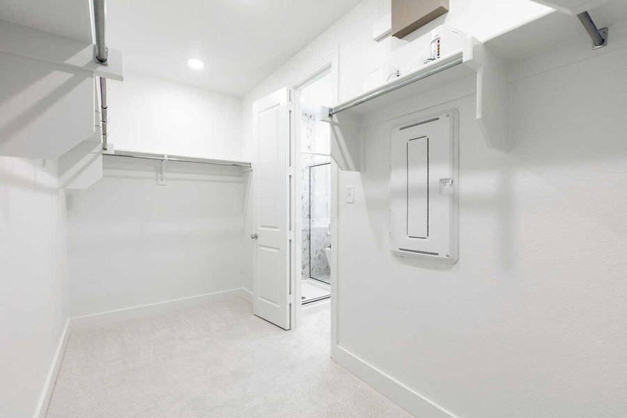 Representative unfurnished interior of a home built from the Monet-SS by Highland Homes in Lariat, Liberty Hill (Image 28).