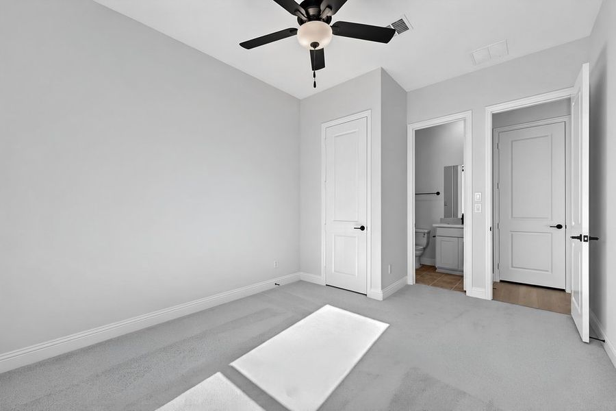 Spacious, unfurnished interior of a new home in South Oak, Lakewood Village (Image 23). Spacious, unfurnished interior of a new home in South Oak, Lakewood Village (Image 23).