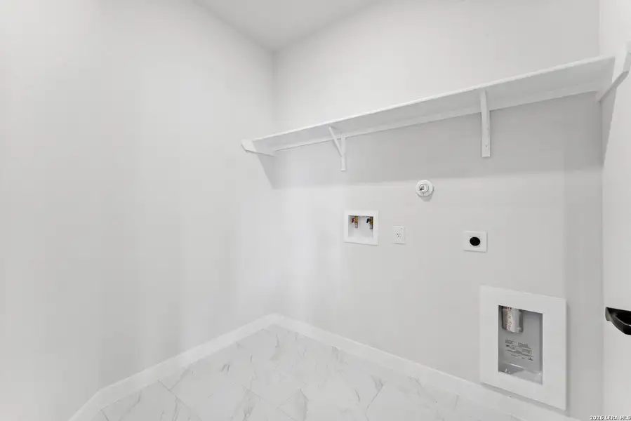 Spacious, unfurnished interior of a new home in , New Braunfels (Image 3).