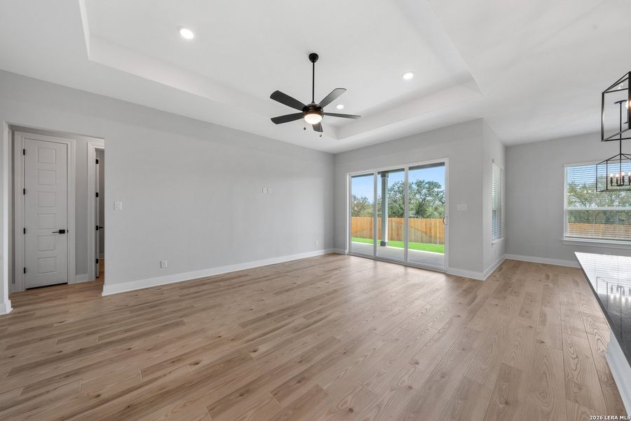 Spacious, unfurnished interior of a new home in Potranco West, Castroville (Image 10).