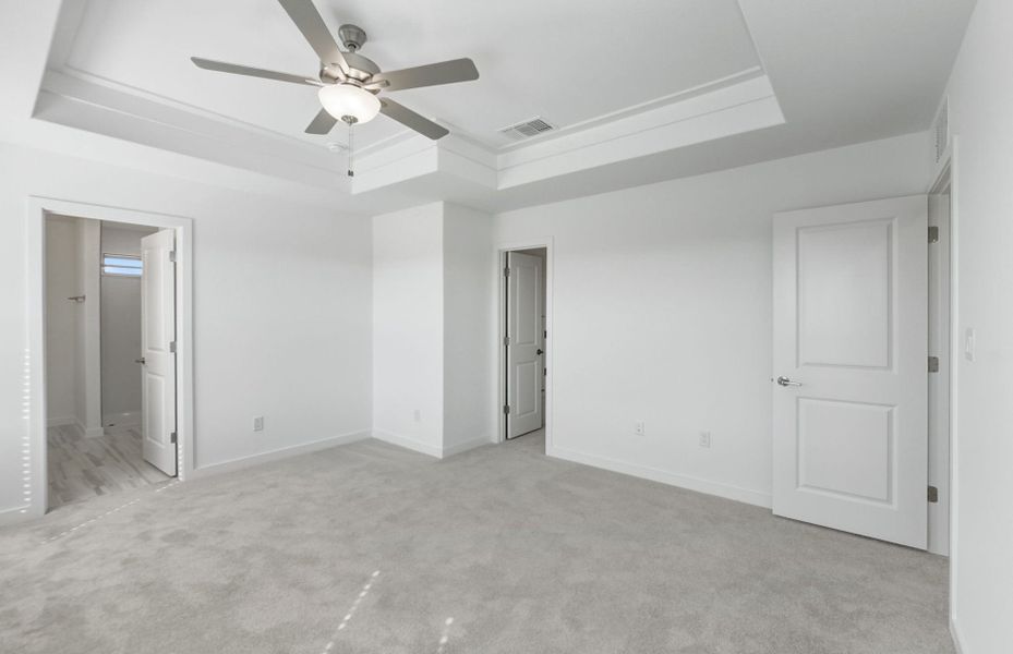 Spacious, unfurnished interior of a new home in Santa Rita Ranch, Liberty Hill (Image 40).