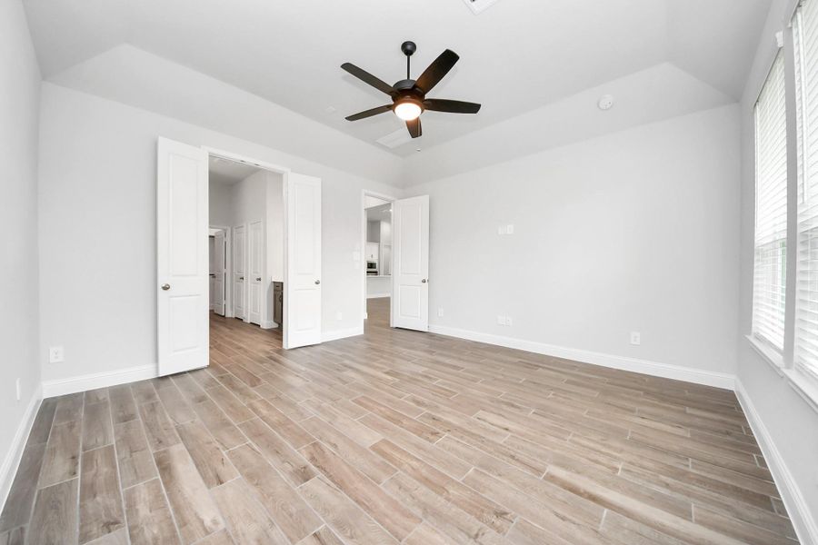 Spacious, unfurnished interior of a new home in Timber Hollow: Heritage Collection, Magnolia (Image 35).