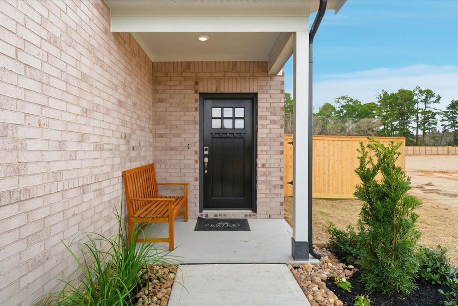 Exterior details and patio area of a home in Laurel Farms, Brookshire (Image 3).