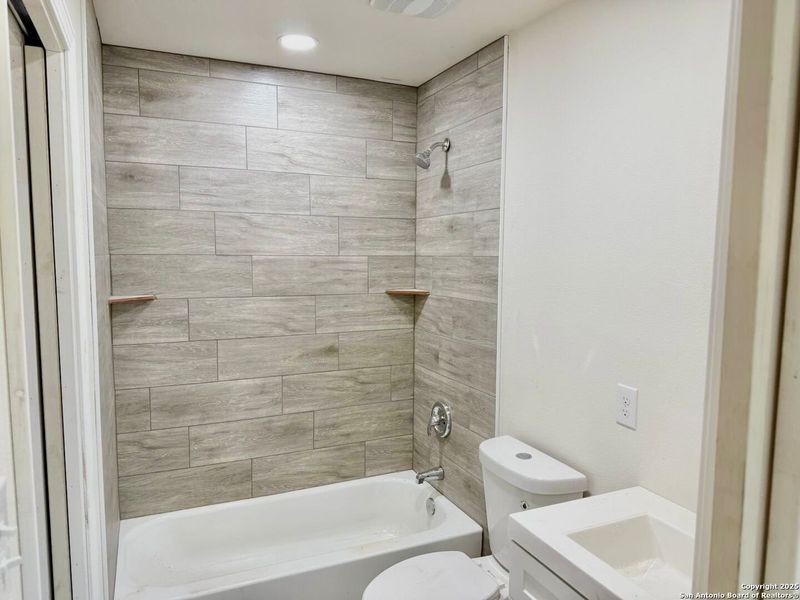 Image 14 of a home in . Image 14 of a home in .