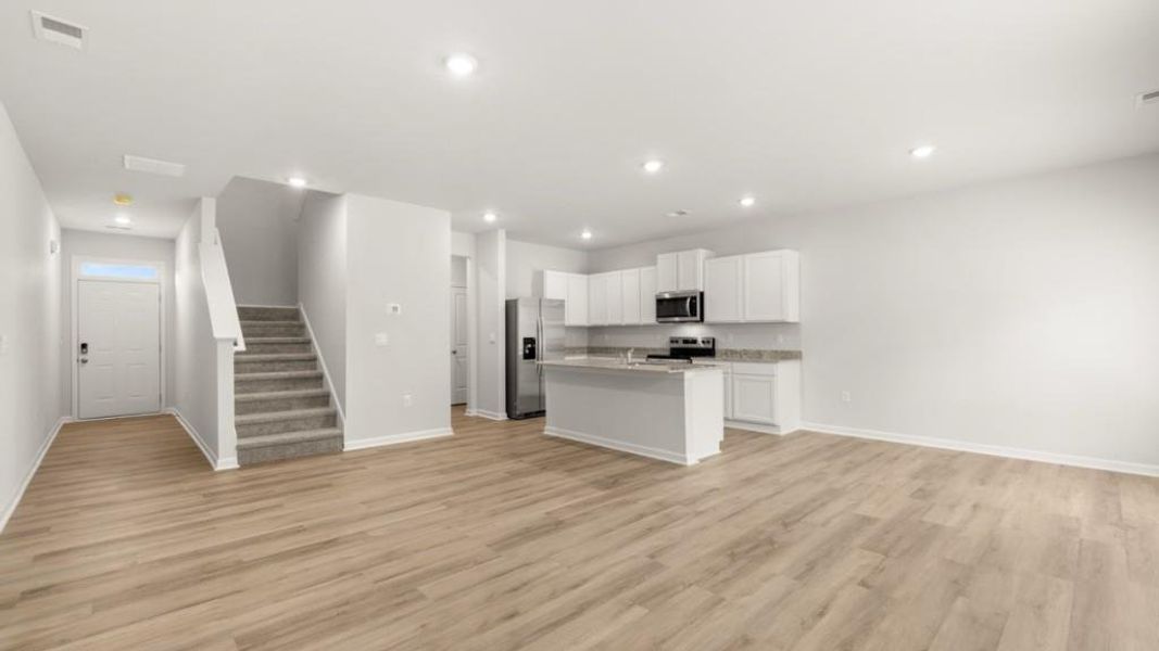 Spacious, unfurnished interior of a new home in , Gainesville (Image 20).