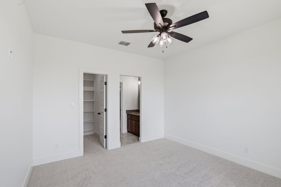 Spacious, unfurnished interior of a new home in Escalera Ranch 1833, Victoria (Image 37). Spacious, unfurnished interior of a new home in Escalera Ranch 1833, Victoria (Image 37).
