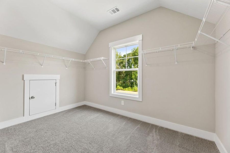 Spacious, unfurnished interior of a new home in Hillshire, Cumming (Image 18).