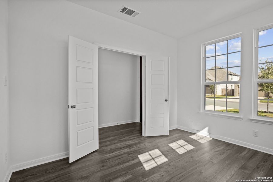 Spacious, unfurnished interior of a new home in Davis Ranch, San Antonio (Image 35). Spacious, unfurnished interior of a new home in Davis Ranch, San Antonio (Image 35).