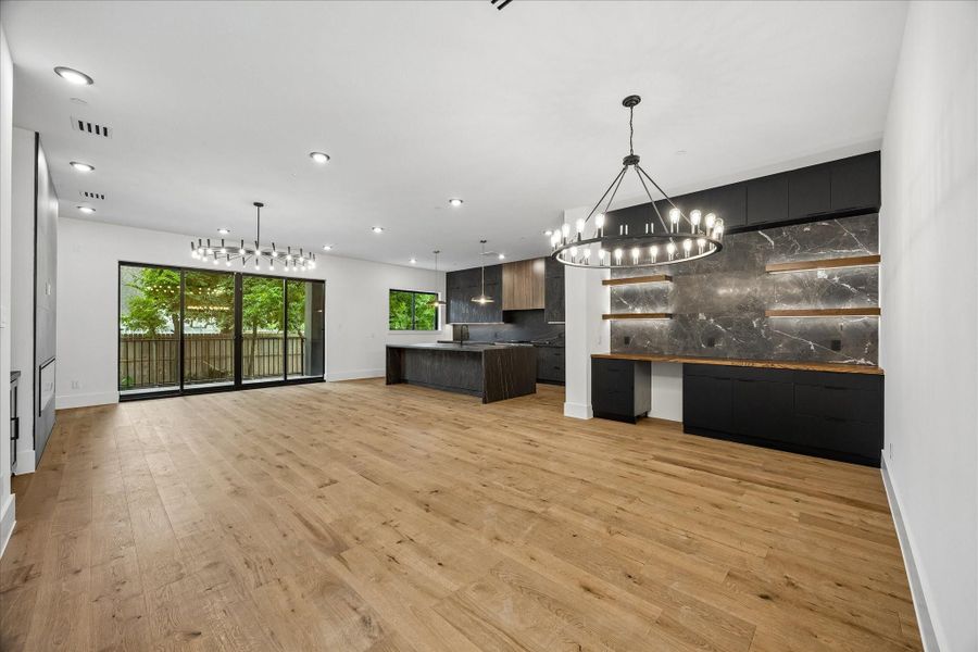 Spacious, unfurnished interior of a new home in , Bellaire (Image 25).