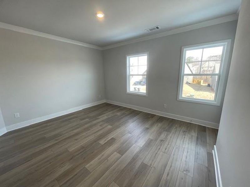 Spacious, unfurnished interior of a new home in Ponderosa Farms Estates, Gainesville (Image 27).