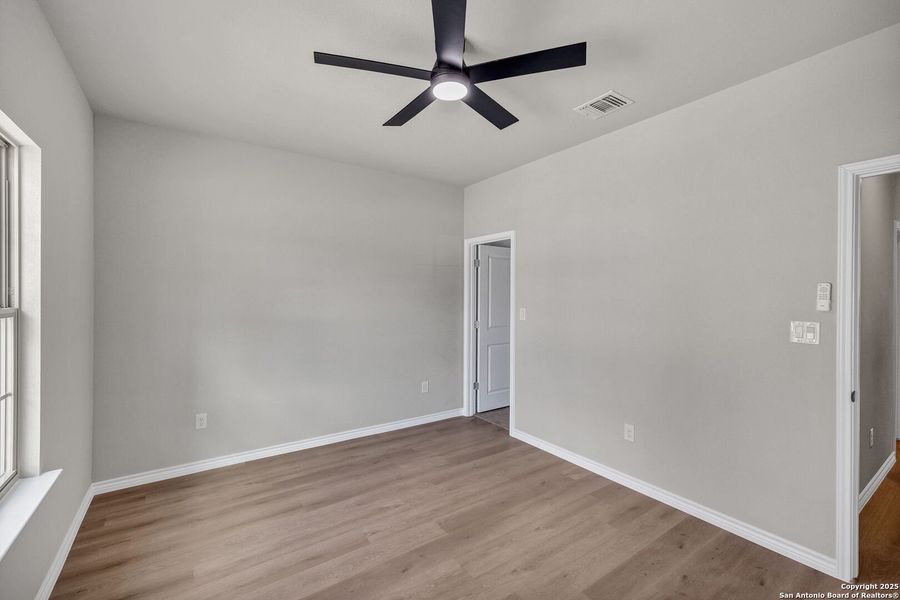 Spacious, unfurnished interior of a new home in , Elmendorf (Image 40).