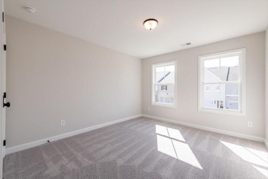 Spacious, unfurnished interior of a new home in Cherokee Township, Acworth (Image 34).