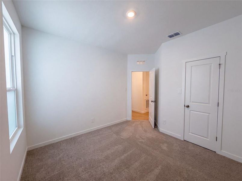 Spacious, unfurnished interior of a new home in Hidden Ridge, Groveland (Image 8).