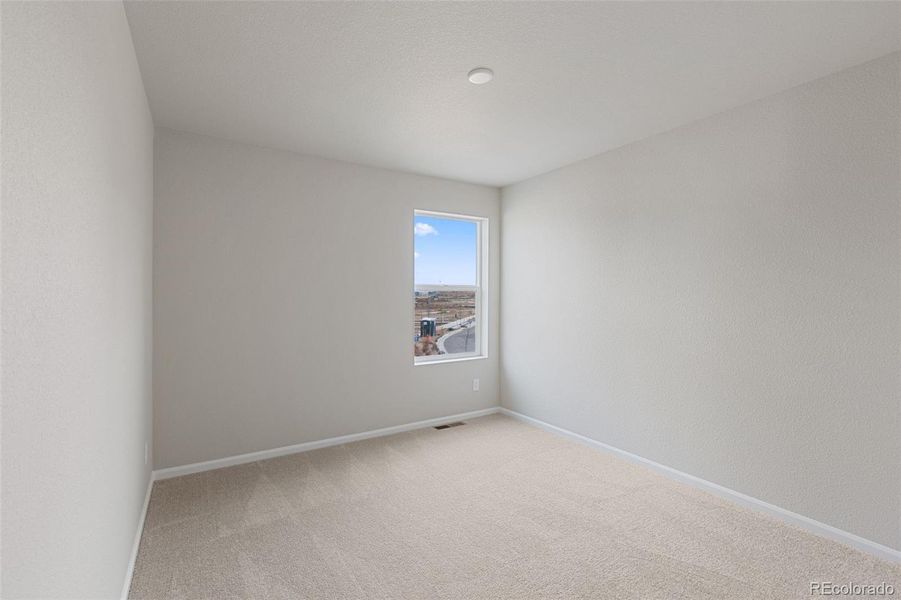 Spacious, unfurnished interior of a new home in , Aurora (Image 20).