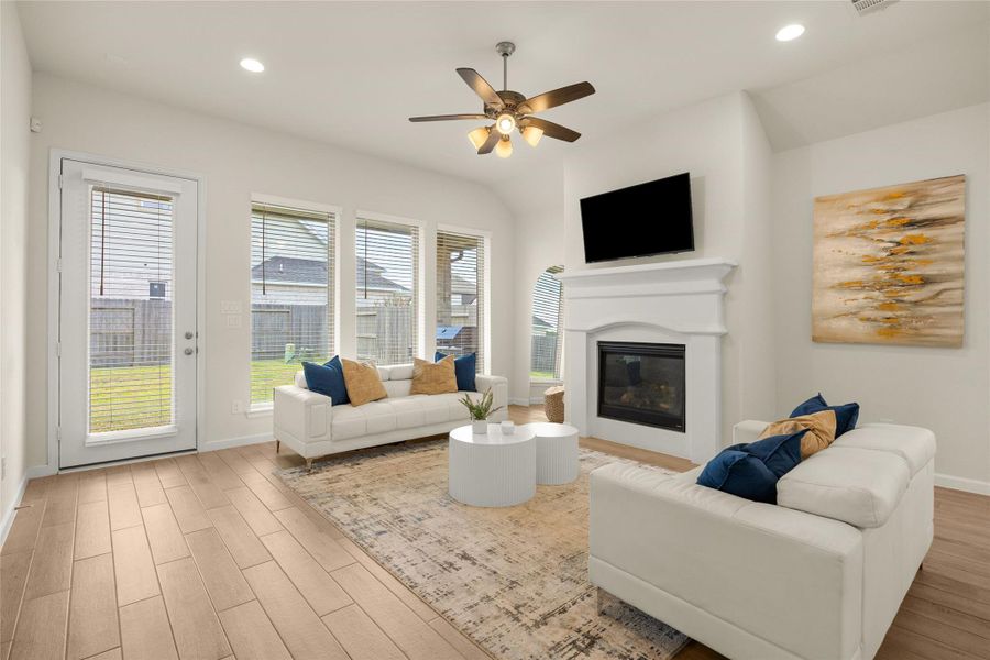 Furnished interior view inside a new home in Amira, Tomball (Image 10).