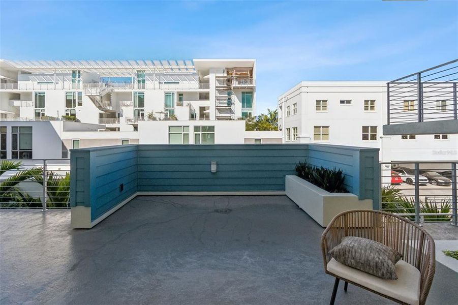 Exterior details and patio area of a home in , Sarasota (Image 28).