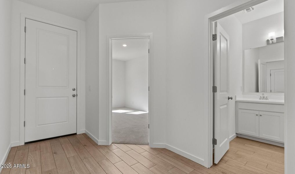 MR Lot #90 Foyer (Large)