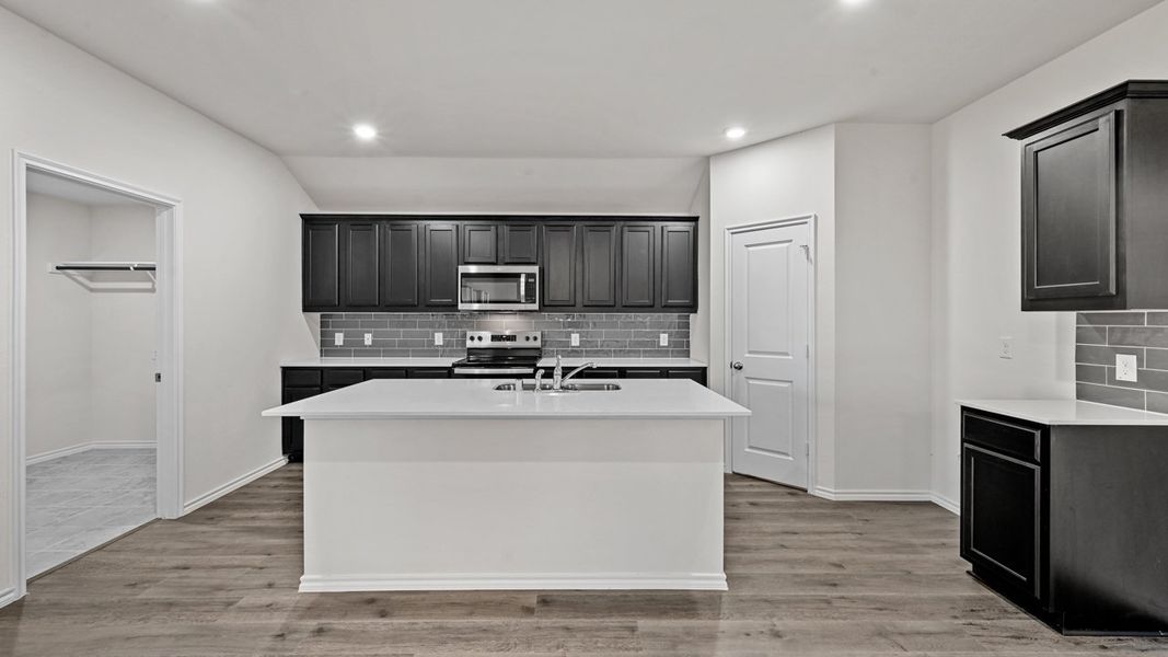 Furnished interior view inside a new home in Saddlebrook, Waxahachie (Image 11).