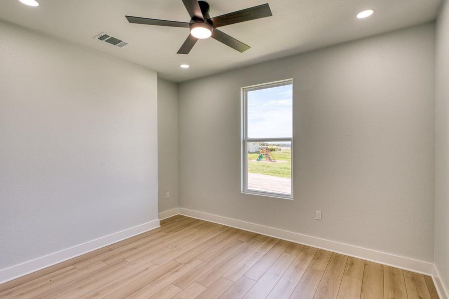 Spacious, unfurnished interior of a new home in , Kingsland (Image 19).