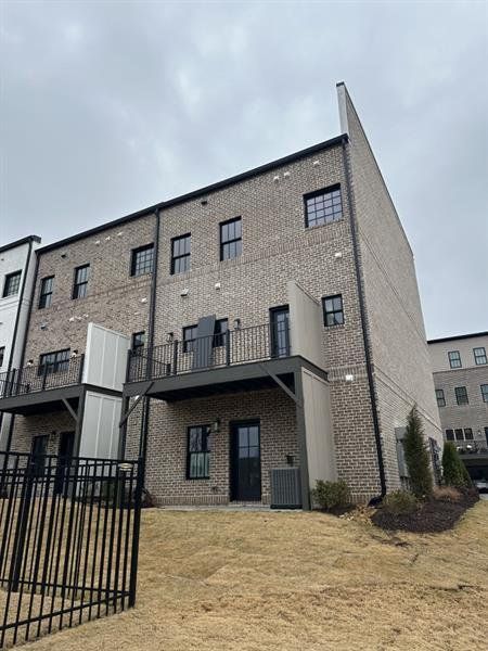Image 47 of a home in Skyview On Broad. Image 47 of a home in Skyview On Broad.