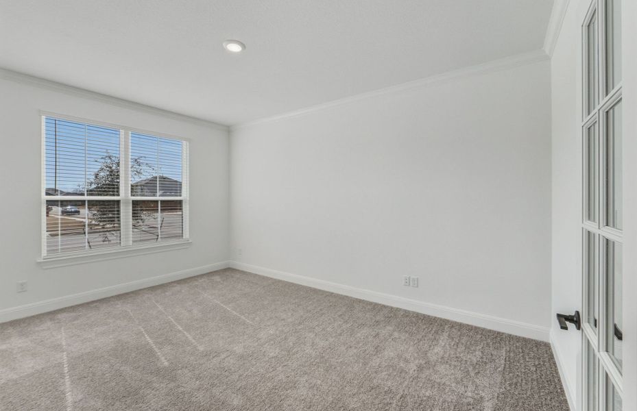 Spacious, unfurnished interior of a new home in Lagos, Manor (Image 53).