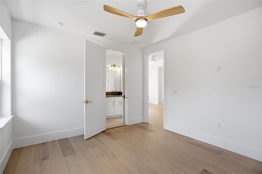 Spacious, unfurnished interior of a new home in , Winter Garden (Image 42).