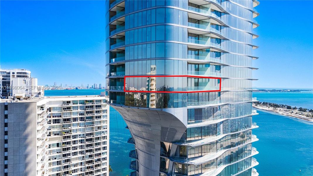 Condo located in Miami, FL showcasing its design and architecture (Image 2). Condo located in Miami, FL showcasing its design and architecture (Image 2).