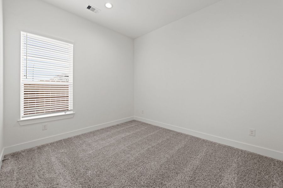 Spacious, unfurnished interior of a new home in Westland Ranch, League City (Image 24).