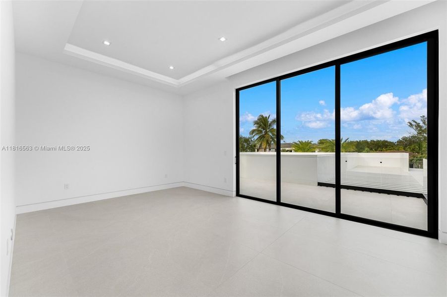 Spacious, unfurnished interior of a new home in , Miami (Image 20).
