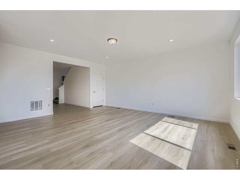 Spacious, unfurnished interior of a new home in Country Club Reserve, Fort Collins (Image 39).