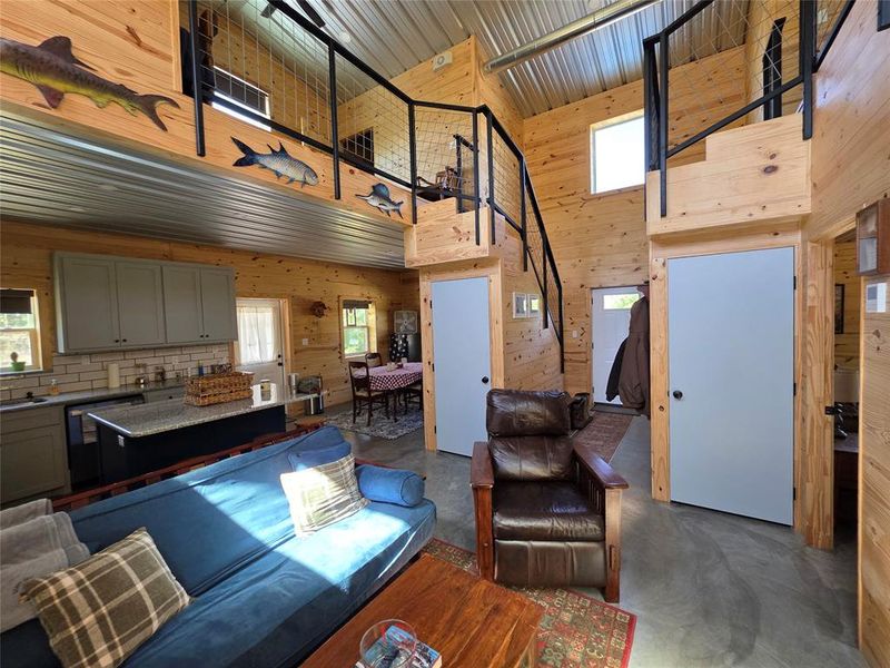 Community amenities in , San Saba (Image 6).