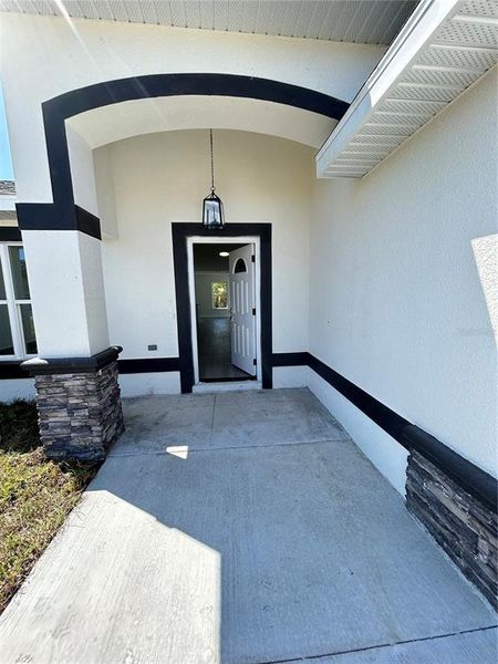 Exterior details and patio area of a home in , Dunnellon (Image 4). Exterior details and patio area of a home in , Dunnellon (Image 4).