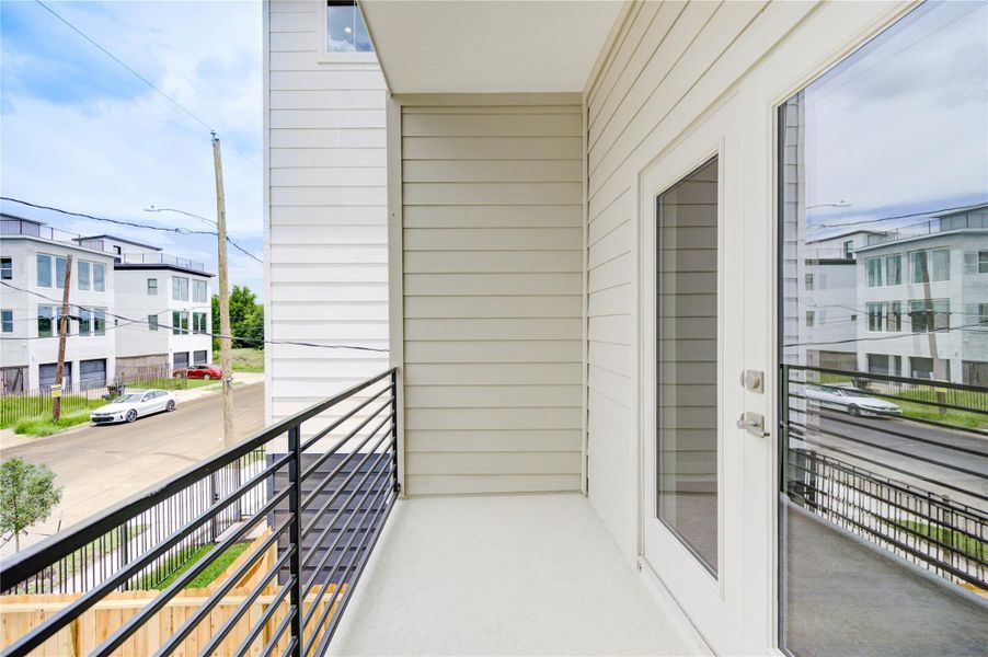 Exterior details and patio area of a home in , Houston (Image 15).