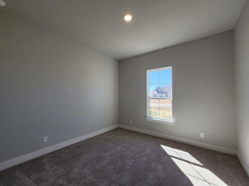 Spacious, unfurnished interior of a new home in Rocky Top, Krum (Image 17).
