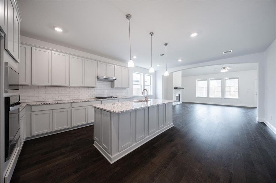 Image 34 of a home in Valencia on the Lake: Valencia 50s. Image 34 of a home in Valencia on the Lake: Valencia 50s.