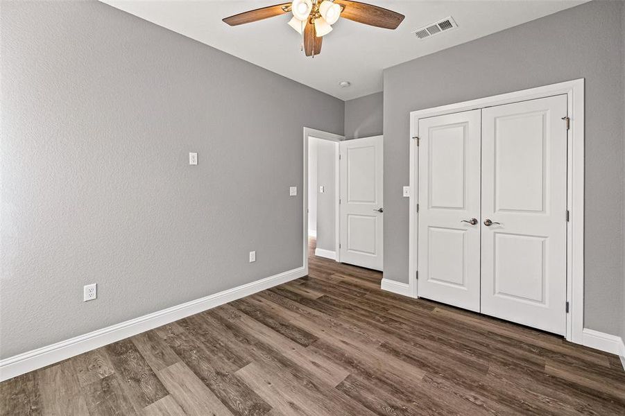 Spacious, unfurnished interior of a new home in , Granbury (Image 28).