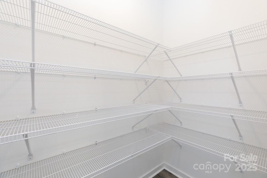 Walk in Pantry