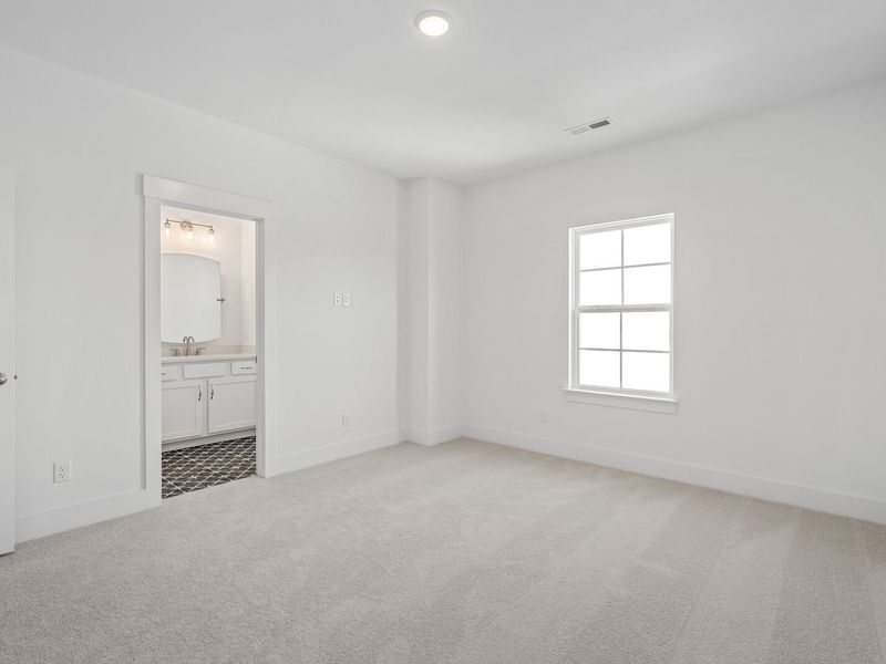 Spacious, unfurnished interior of a new home in Shelton Square, Murfreesboro (Image 44).