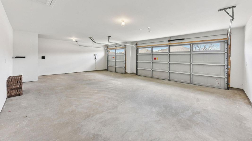 Spacious, unfurnished interior of a new home in Riverview, Georgetown (Image 21).